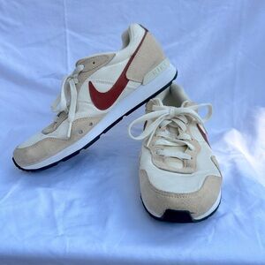 Nike Venture Runner in Coconut Milk and Rugged Orange - Women’s size 10